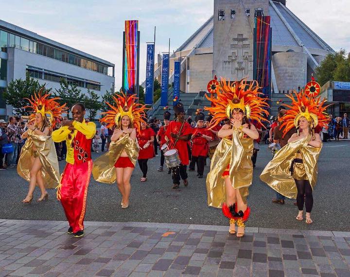 Dancers at the Cathedral Braziliaca 2016.jpg